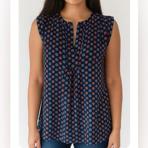 LOFT women's Navy blue geometrical pattern sleeveless lightweight blouse SZ M - Picture 1 of 7